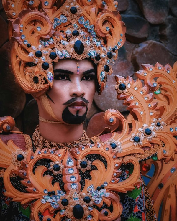 Comment découvrir les traditions du carnaval de Rio de Janeiro, Brésil : conseils pour une expérience immersive ?